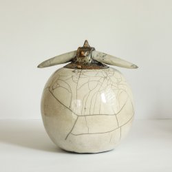 Boîte en céramique raku par Violeta Stepanovic